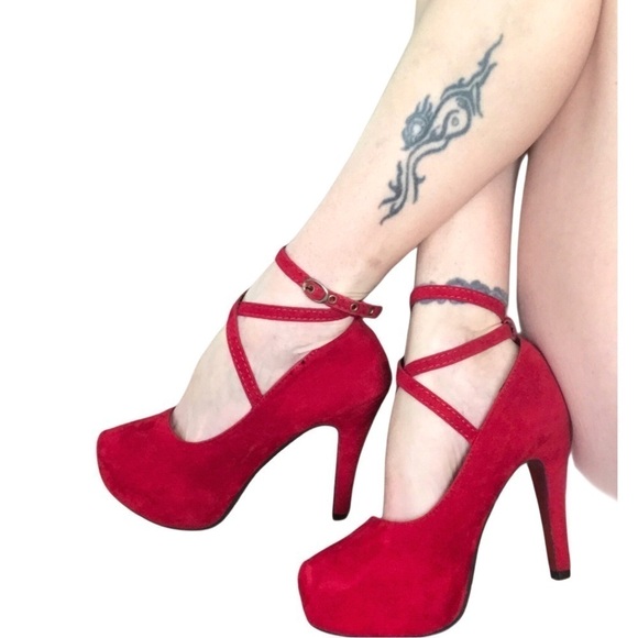 Red velvet platform heels sz 8.5 ankle Strappy stiletto Sexy MWOT valentines day - Picture 4 of 14